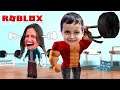 FIQUEI FORTÃO E IRRITEI MINHA MÃE NO ROBLOX!! (Roblox Weight Lifting Simulator) Family Plays