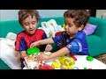 PIZZA de MASSINHA PLAY DOH - Crianças Brincando de Massinha - Paulinho e Toquinho