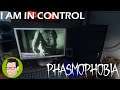 Monitoring the team from the control room | Phasmophobia 03