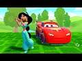 Moto Moto Jasmine vs Lightning McQueen | Princess Jasmine Genie - Drive - Cars - Toys - Course
