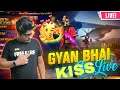 Live Kiss 😘💋💋 In Gyan Gaming Livestream Free Fire 🔥 #shorts #gyangaming