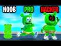 NOOB vs PRO vs HACKER In GUMMY BEAR RUN! (SECRET MAX LEVEL ANT GAME!?)