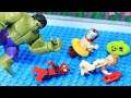 Lego Superhero Swimming Pool  Hulk vs Avenger Jumping