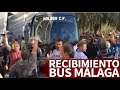 El espectacular recibimiento de la afición del Málaga al bus del equipo: "¡Sí se puede!" | Diario AS